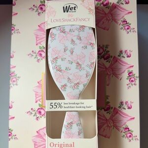 LoveShackFancy x Wet Brush collab Original Detangler in Rosa Beaux. NWT